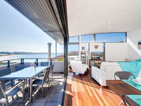 One Mile Cl, Townhouse 22, 26, The Deckhouse - Australia Accommodation 0