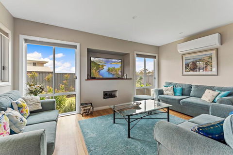 Ontario Way 1 Burrill Lake - Australia Accommodation 0