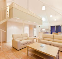 Osprey Holiday Village Unit 105 - Tranquil 3 Bedroom Holiday Villa with a Pool in the Complex - Australia Accommodation