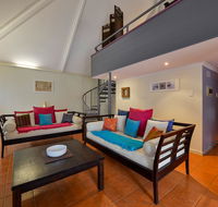 Osprey Holiday Village Unit 112 -Vibrant 3 Bedroom Holiday Villa with a Pool in the Complex - Australia Accommodation