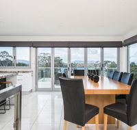 Paradise Point - Tamar Valley 14 Persons Residence with pool - Australia Accommodation