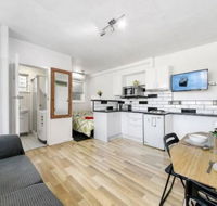 Park St Walk to the Beach - Australia Accommodation