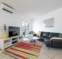 Peaceful 1 Bedroom Apartment with Parking - Australia Accommodation