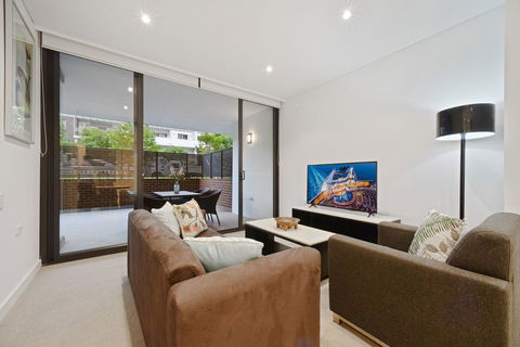 Peaceful, Water-side Retreat With Huge Courtyard. - Australia Accommodation 3
