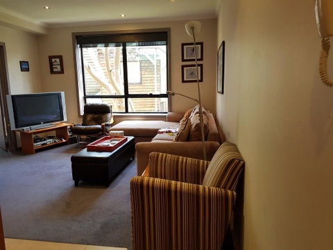 Peak 105 - Australia Accommodation 2