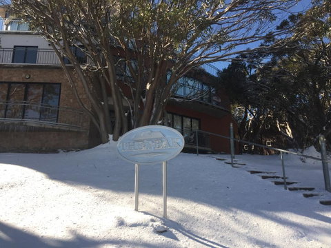 Peak 105 - Australia Accommodation 0