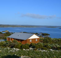 Pelican Lagoon Cabin - Australia Accommodation