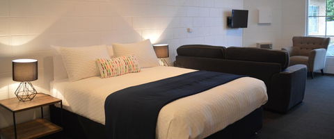 Penguin Seaside Motel - Australia Accommodation 0
