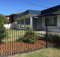 Pet Friendly home walking distance to Surf Beach - North St Woorim - Australia Accommodation
