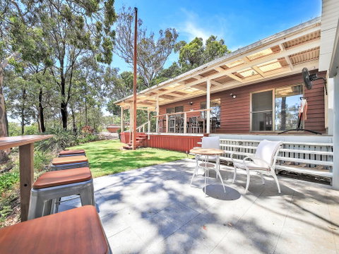 Pet Friendly Waterfront Holiday House On Peacefull Island With Bikes And Kayaks - Australia Accommodation 1