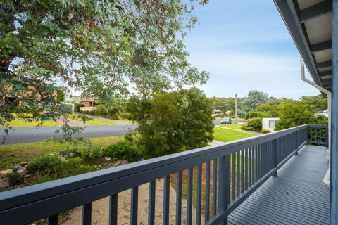 Pet-friendly Beach House @ Kianga - Australia Accommodation 3