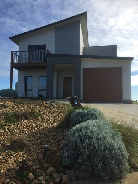 Peterborough Getaway - Australia Accommodation 0