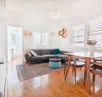 Picturesque Bellevue Hill 2BR Apt. Courtyard - Australia Accommodation