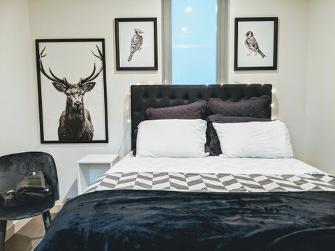 Presidential 3-bed 2-bath, Balcony, With Pool Included - Australia Accommodation 3