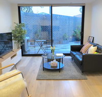 Pride Bentleigh Apartment with Private Garden - Australia Accommodation
