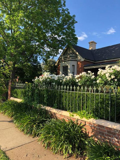 QUILTY HOUSE (Formerly Beethovens) - Australia Accommodation 3
