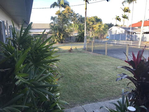 QUIRKY QUEENSLANDER 6 BEDROOM HOME - Australia Accommodation 2