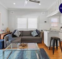 Relaxed Clovelly Beach Home - Parking - Cloey6 - Australia Accommodation