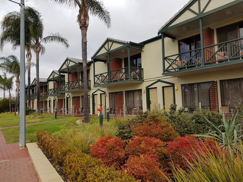 Renmark Hotel Motel - Australia Accommodation 0