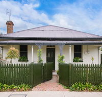 Roalies Farm House - Australia Accommodation