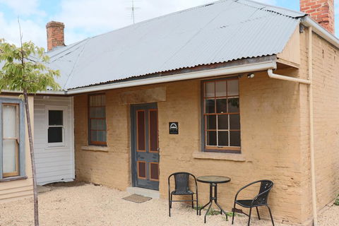 Robinson Cottage - Australia Accommodation 2
