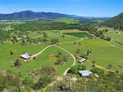 Rosa House In Broke, 4br House In Walking Distance To Cellar Doors - Australia Accommodation 1