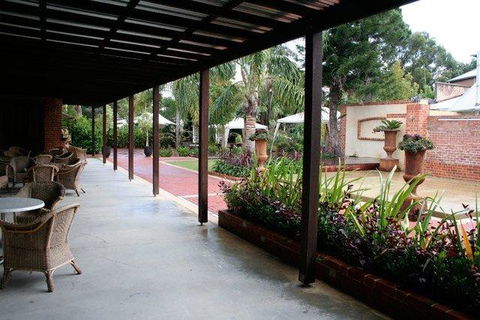 Rose & Crown Hotel - Australia Accommodation 3