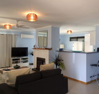 Salty Air Apartments Kingscote Kangaroo Island - Australia Accommodation