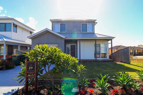 Seaside Escape - Australia Accommodation 1