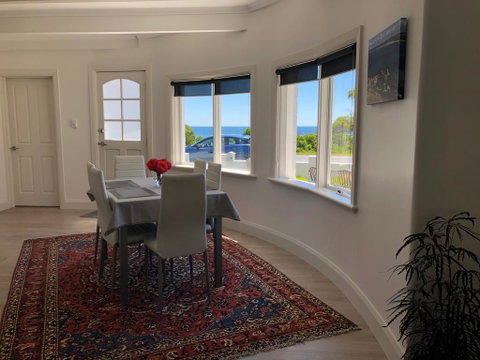 Seaside Retreat - Australia Accommodation 1