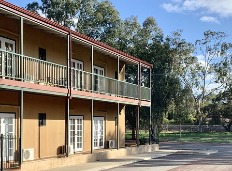 Settlers Hotel York - Australia Accommodation 3