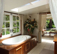 Shakespeare's Wilderness Chalet - Australia Accommodation