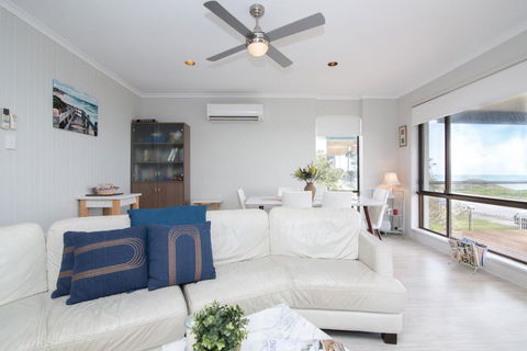 Shanti By The Sea - Australia Accommodation 3