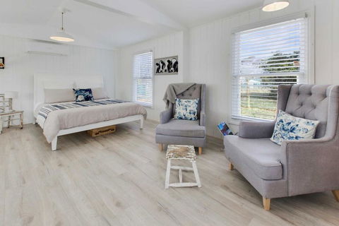 Shearers Cottage - Pet Friendly Holiday Accommodation - Australia Accommodation 0