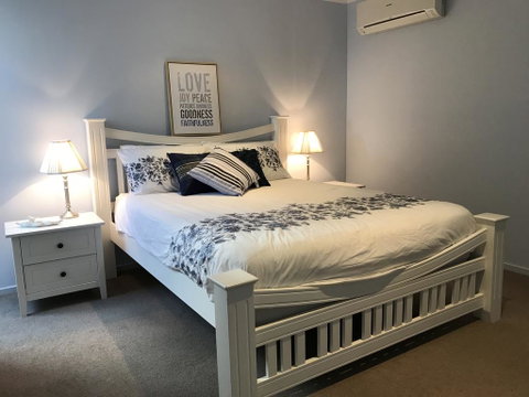 Shellys Place - Australia Accommodation 2