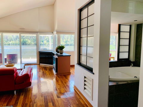 Silkwood Estate - Australia Accommodation 3