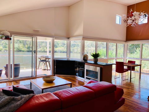 Silkwood Estate - Australia Accommodation 1