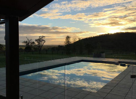 Skyline Farm House - Australia Accommodation 2
