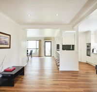 Skymirror Villa - Australia Accommodation