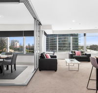 Sleek Q1 Suite in the Heart of Surfers Paradise - Australia Accommodation