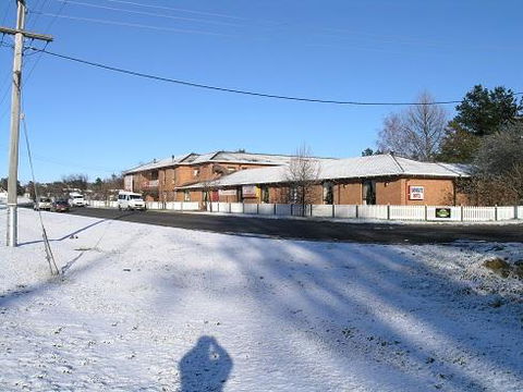 Snowgate Motel + Apartments - Australia Accommodation 0