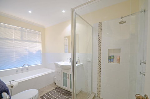 Sojourn On Gale Bed & Breakfast - Australia Accommodation 2