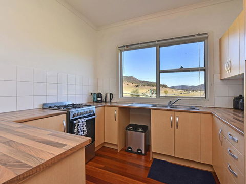 Somerville Wines Farmstay In Broke, Super Cute House On Working Farm. Walk For Miles. - Australia Accommodation 2
