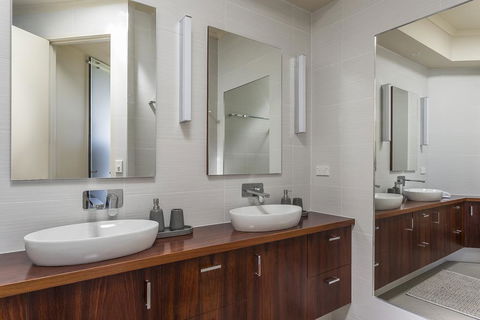 Sophisticated Contemporary Coastal Living With Sweeping Views In Cape Schanck - Australia Accommodation 3