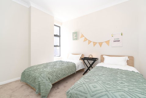 SP246-Brandnew Modern Apt In Penrith With Parking - Australia Accommodation 2