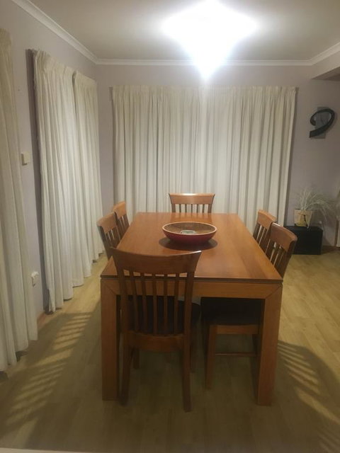 Spacious And Central To CBD - Australia Accommodation 2