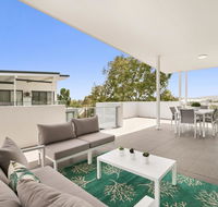 Spacious apartment with generous entertaining - Australia Accommodation