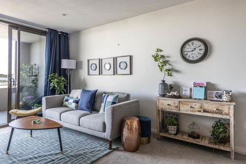 SPACIOUS BRAND NEW // 1BR // IN GORGEOUS BARTON - Australia Accommodation 2