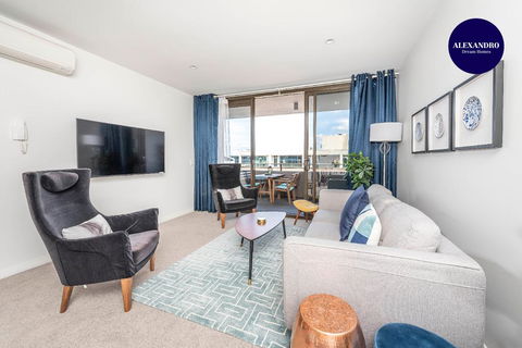 SPACIOUS BRAND NEW // 1BR // IN GORGEOUS BARTON - Australia Accommodation 0