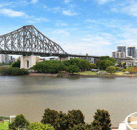 Spacious Executive 3 Bedroom - Brisbane CBD - Views - Pool - WIFI - Free parking - Australia Accommodation